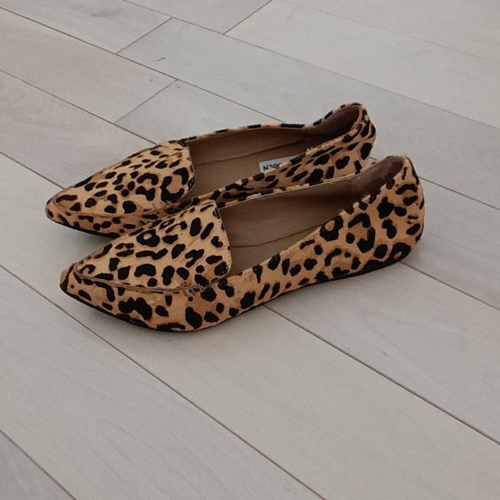 Steve Madden Women's Featherl Leopard Print Loafer Flats Tan Size 5.5M